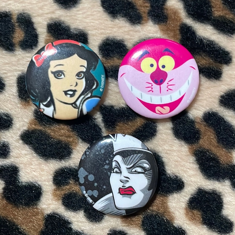 DISNEY Button Set Pin Snow White Cheshire Cat Evil Queen 👑 Pinback Princess